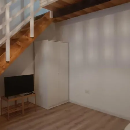 Le Vinelle Apartman Brattirò
